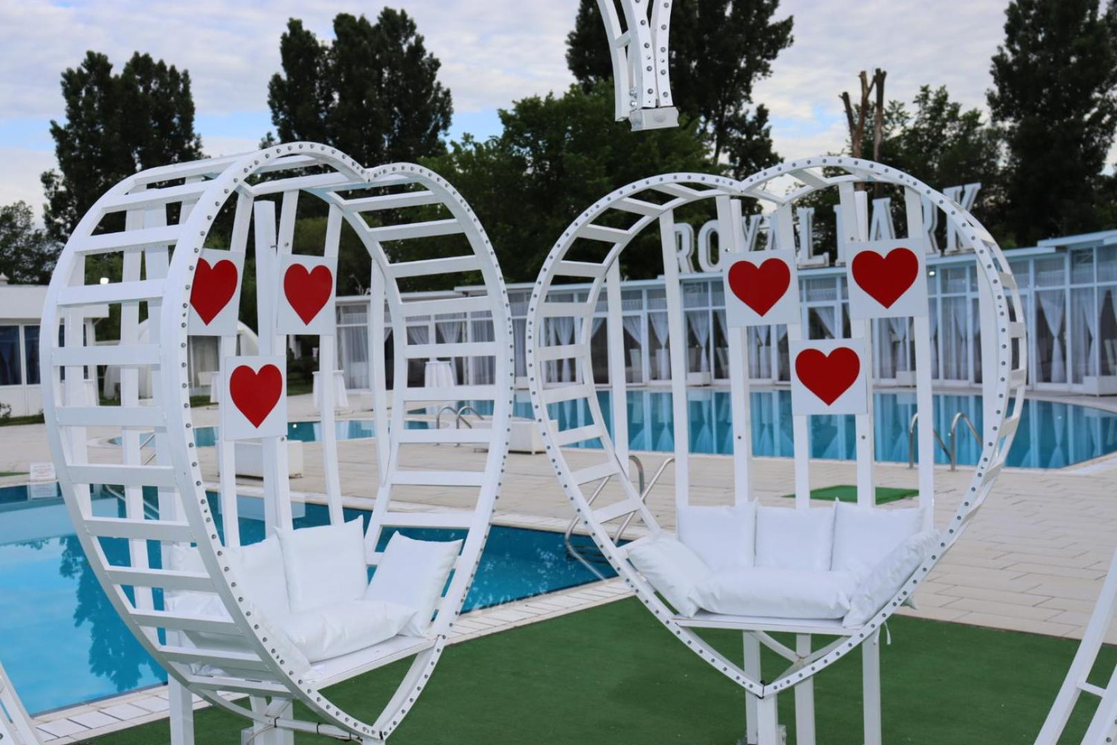Royal Park Complex Ξενοδοχείο Bascov Εξωτερικό φωτογραφία